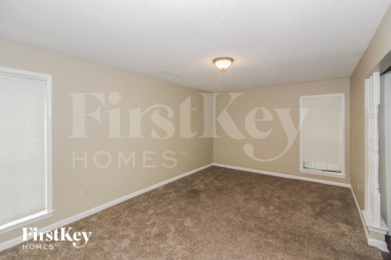 7161 Oak Chase Ln - Photo 7 of 15