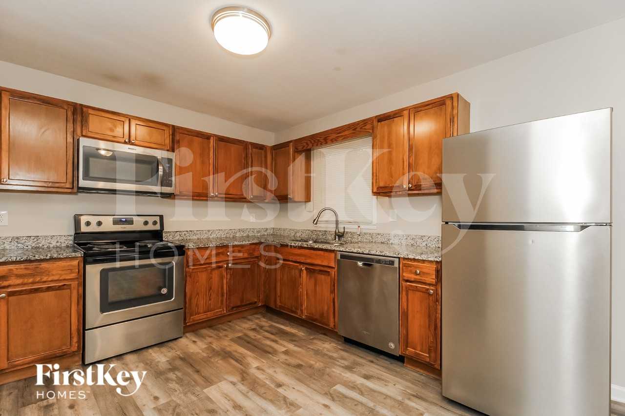 6818 Tralee Dr - Photo 5 of 16