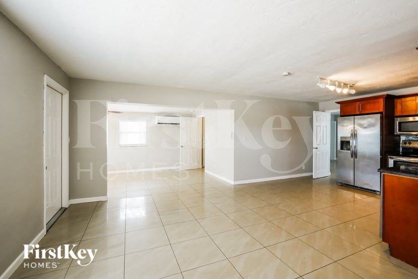 6611 Simms St - Photo 4 of 16