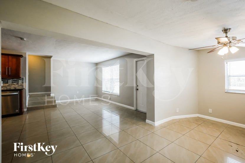 6611 Simms St - Photo 5 of 16