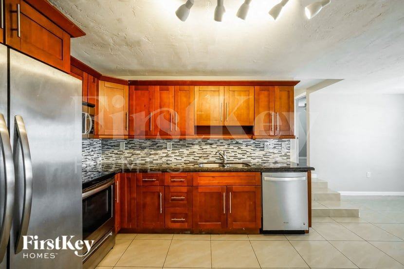 6611 Simms St - Photo 7 of 16