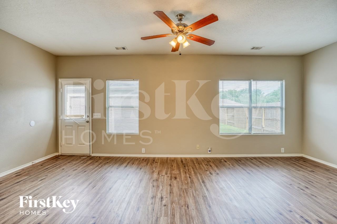 6210 Scotchwood Dr - Photo 3 of 20