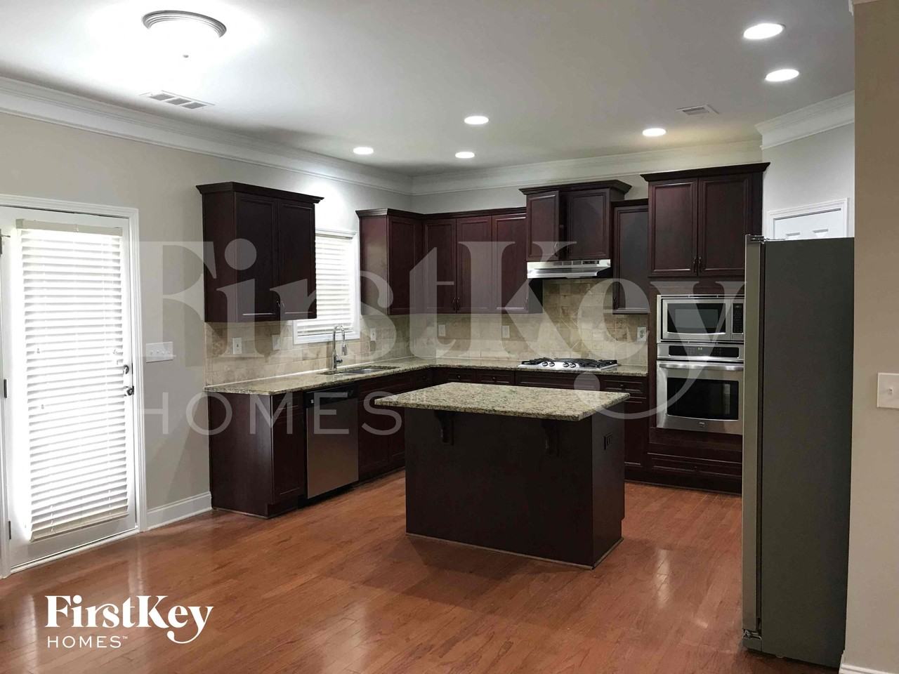 531 Garden View Ct - Photo 4 of 10