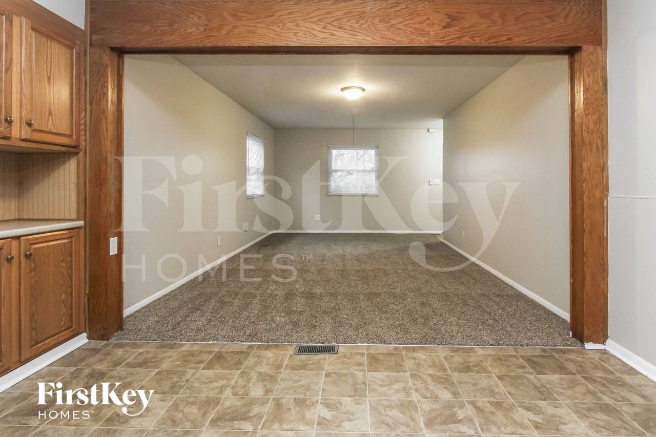 5102 Bertha St - Photo 3 of 15