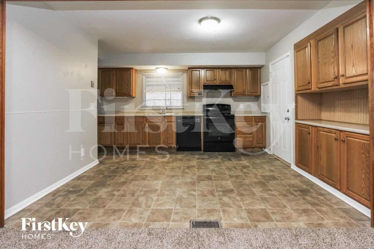 5102 Bertha St - Photo 4 of 15