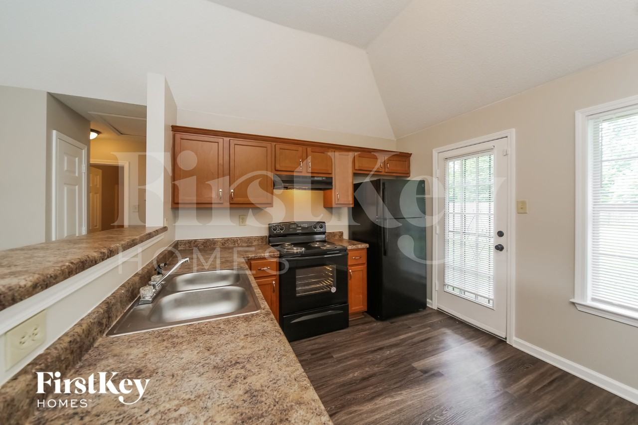 4194 Rainey Woods Dr - Photo 5 of 15