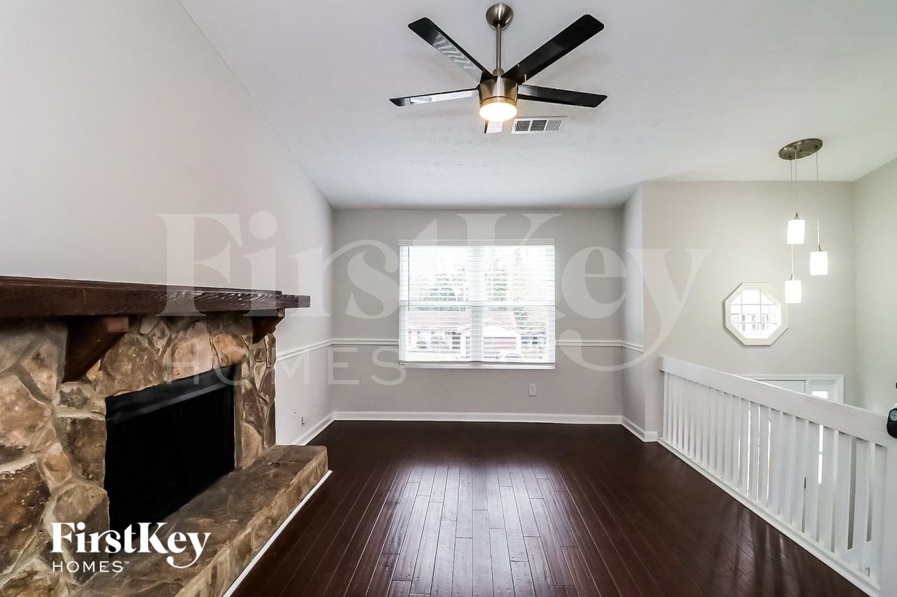405 Sheringham Ct - Photo 2 of 15