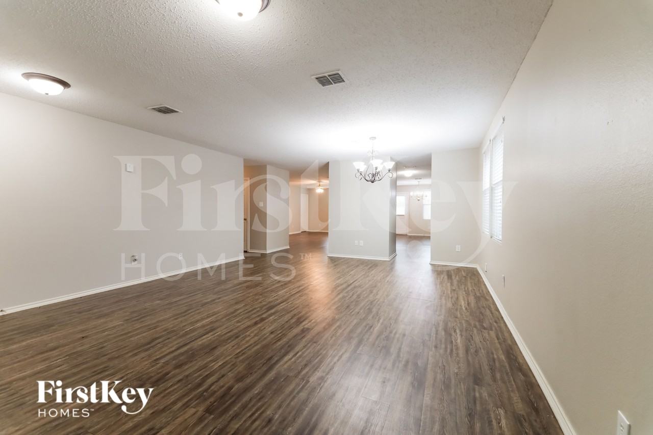 3716 Mariner St - Photo 3 of 19