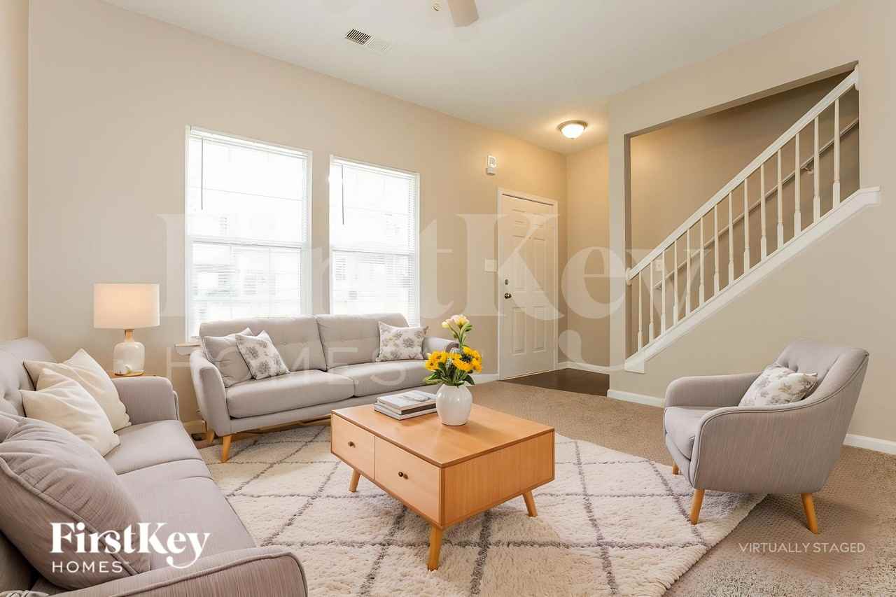 3606 Ginnis Dr Sw #8 - Photo 3 of 19
