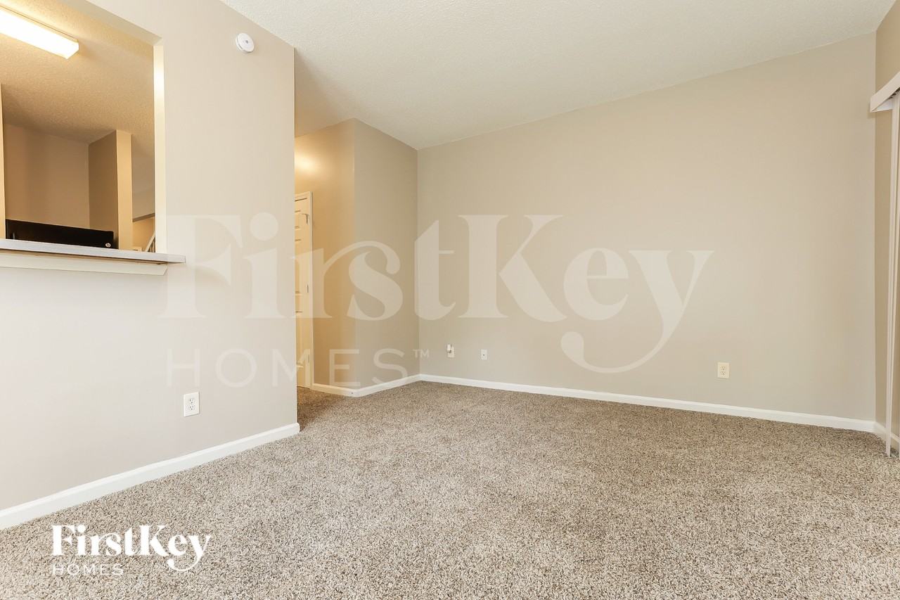 3606 Ginnis Dr Sw #8 - Photo 5 of 19
