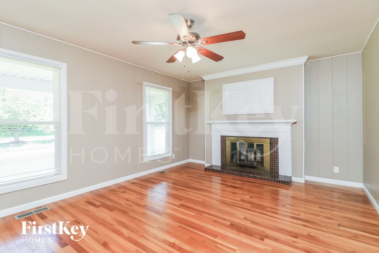 3598 Whispering Woods Dr - Photo 3 of 16