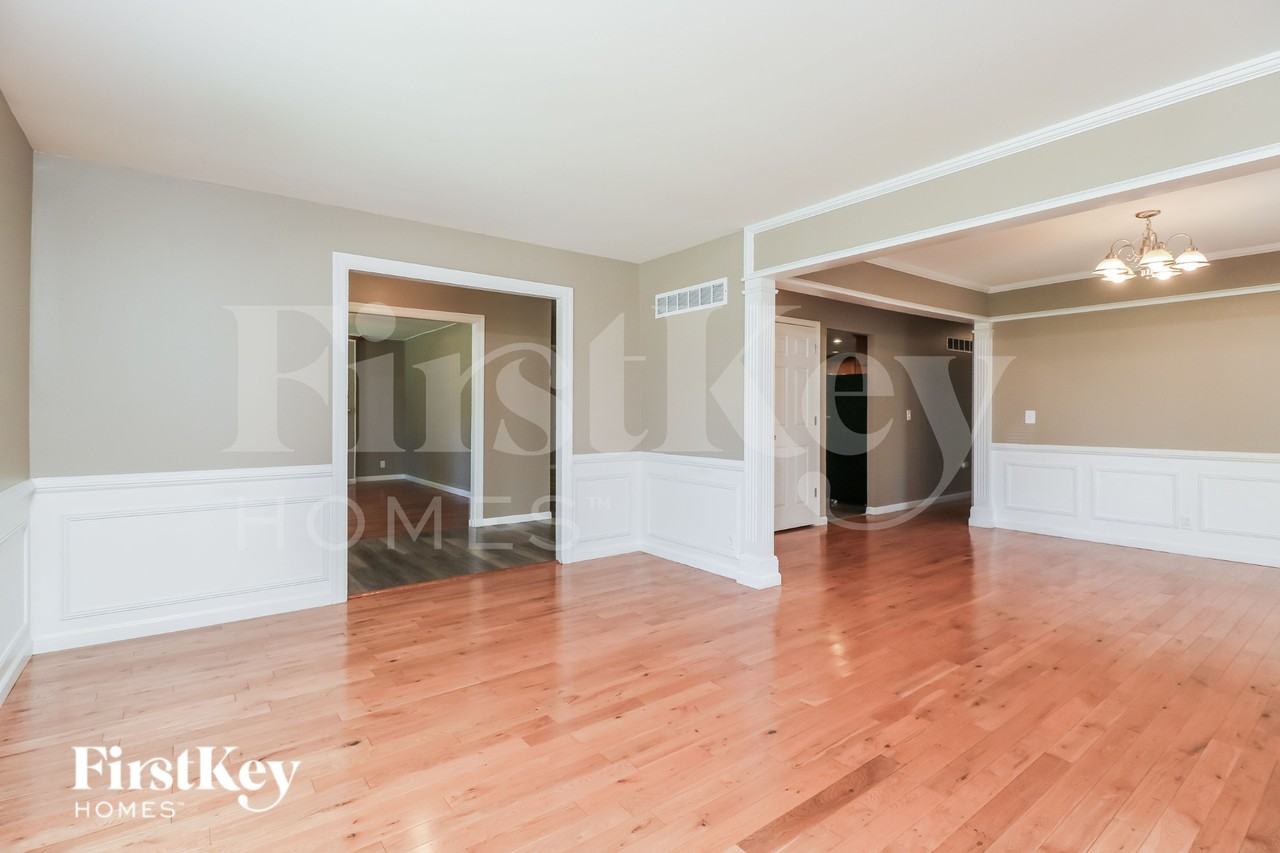 3598 Whispering Woods Dr - Photo 4 of 16