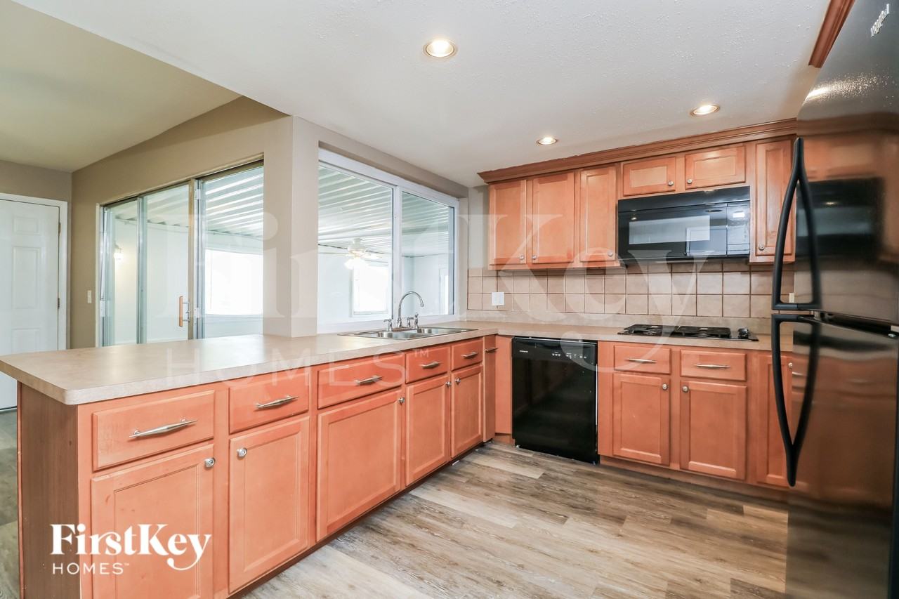 3598 Whispering Woods Dr - Photo 6 of 16
