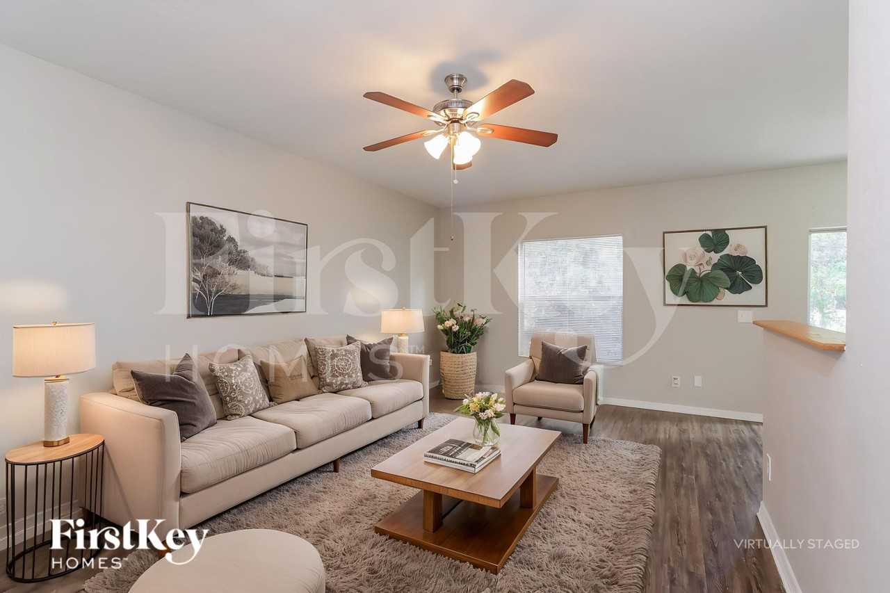 3422 Renault Cir - Photo 3 of 18