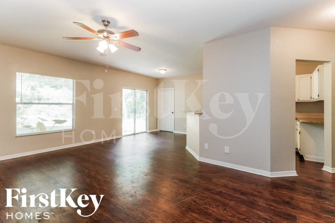 2849 Peake St - Photo 5 of 15