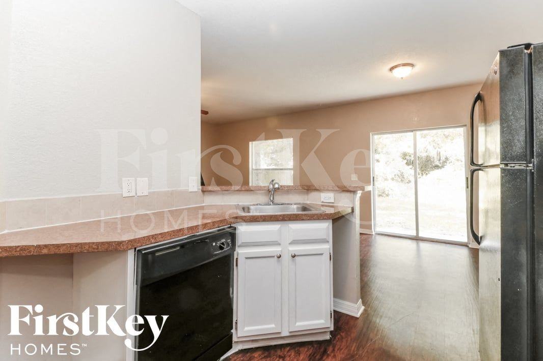 2849 Peake St - Photo 7 of 15