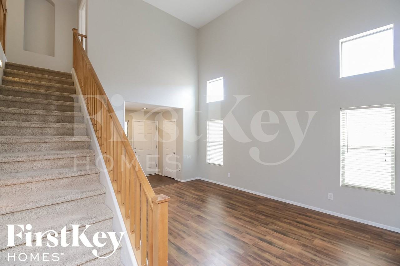 2641 W Prospector Way - Photo 2 of 15
