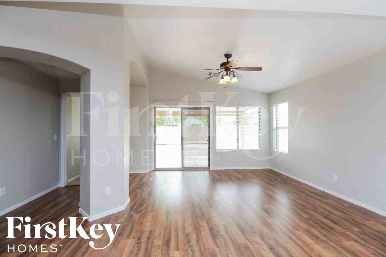 2641 W Prospector Way - Photo 3 of 15