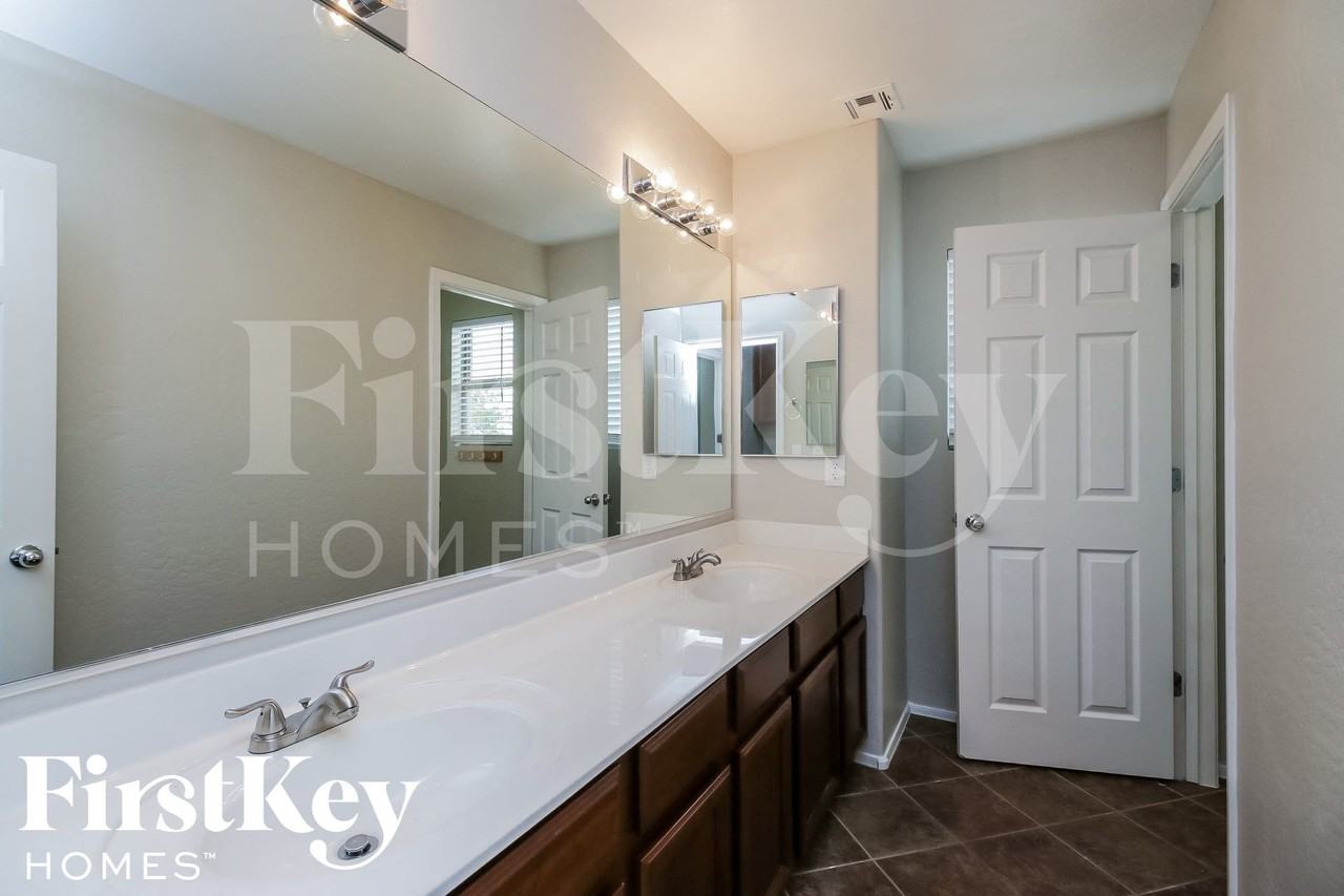 2641 W Prospector Way - Photo 7 of 15