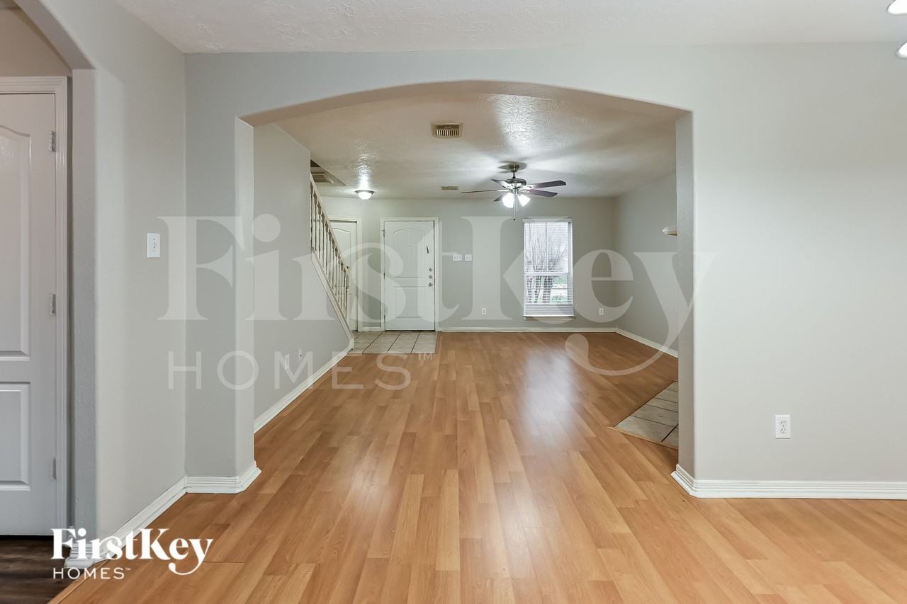 24227 Spring Sunset Dr - Photo 4 of 19