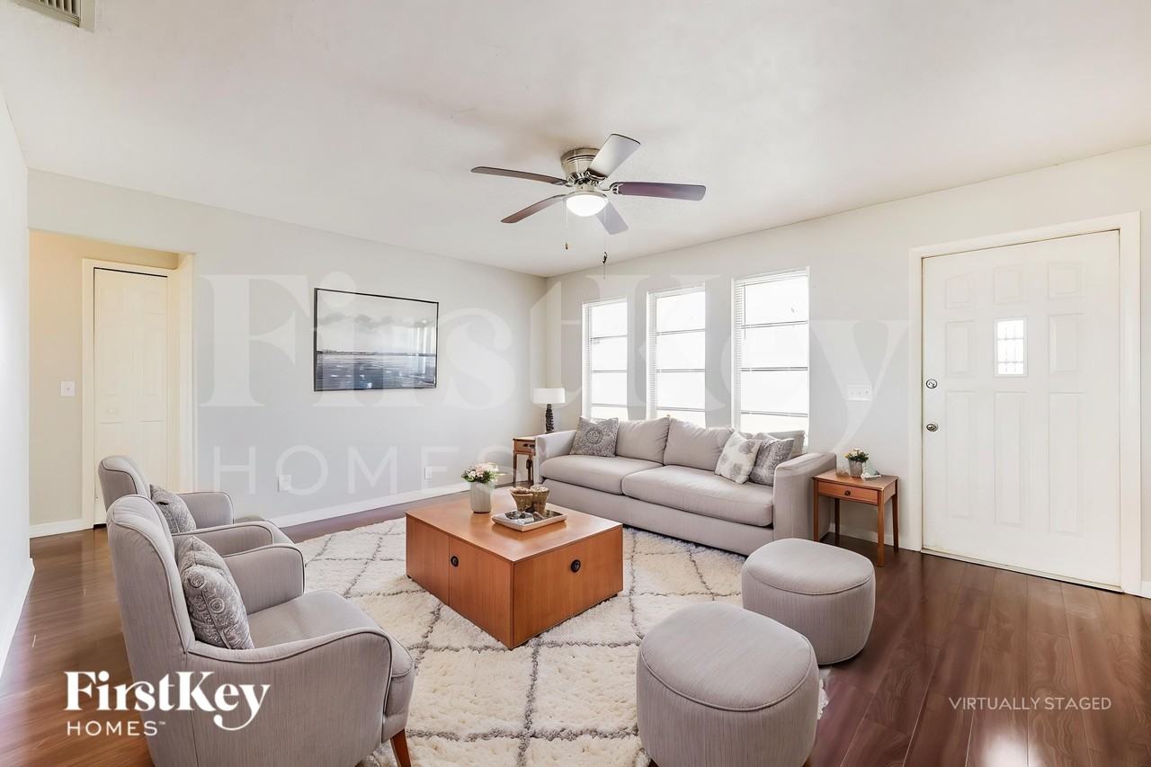 2126 Seter - Photo 4 of 20