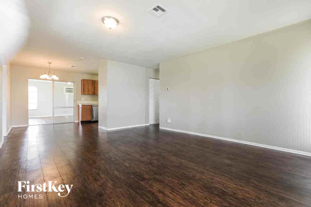 19061 Cochran Blvd - Photo 2 of 15