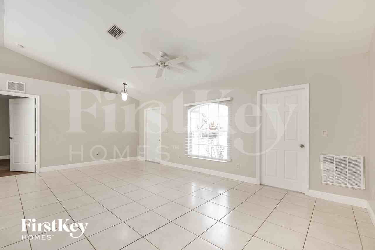 1703 Dale Ave - Photo 5 of 16