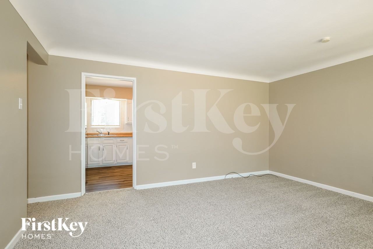 170 Calbreath Ct - Photo 4 of 16