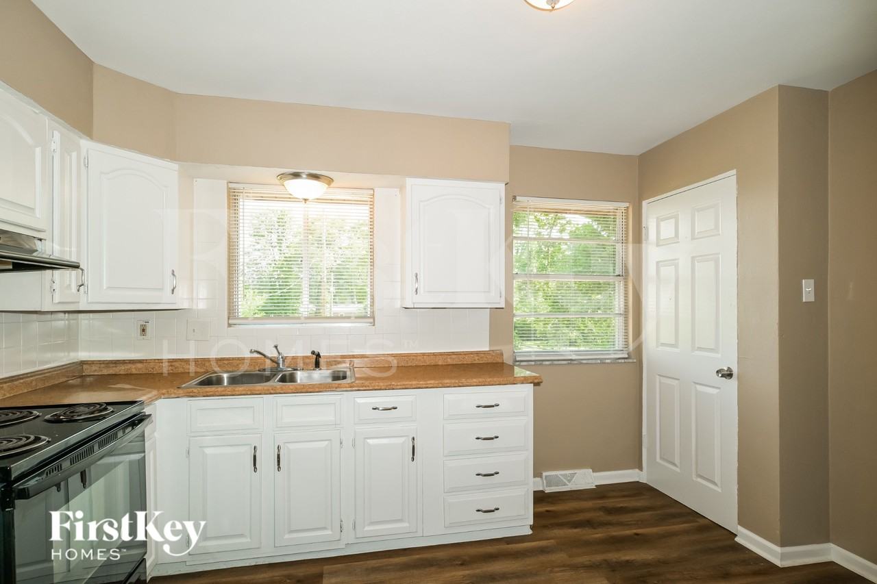 170 Calbreath Ct - Photo 5 of 16