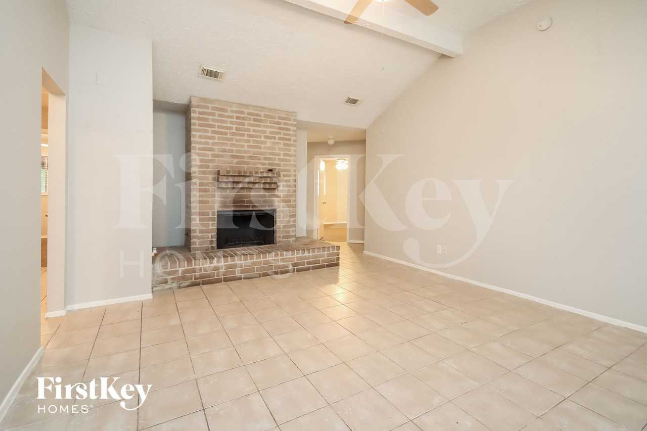 16239 La Terra Dr - Photo 3 of 14