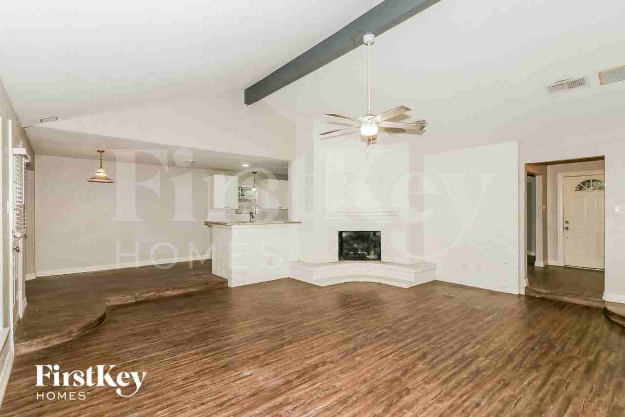 15631 Cascade Point Dr - Photo 3 of 20