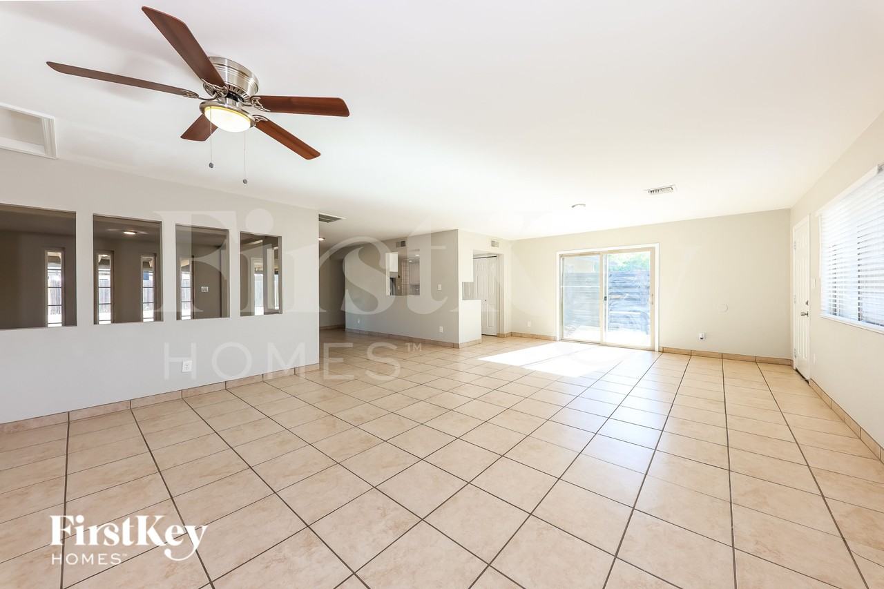 14623 N 32nd Pl - Photo 3 of 19