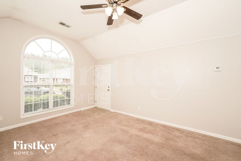 138 Village Dr - Photo 4 of 16