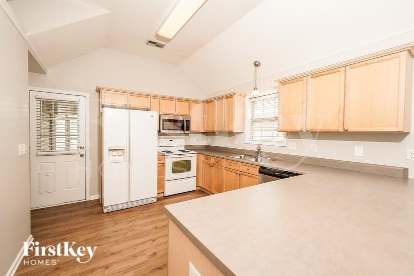 138 Village Dr - Photo 6 of 16