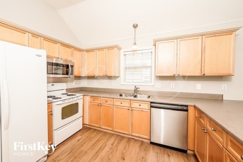 138 Village Dr - Photo 7 of 16