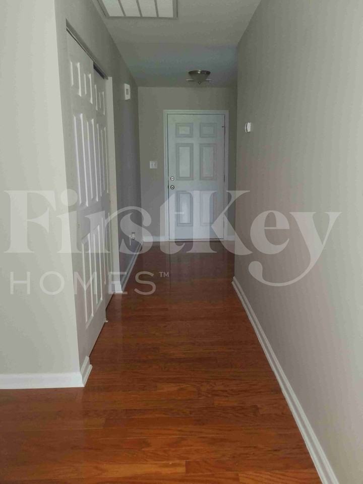 136 Rockbridge Ct - Photo 5 of 28