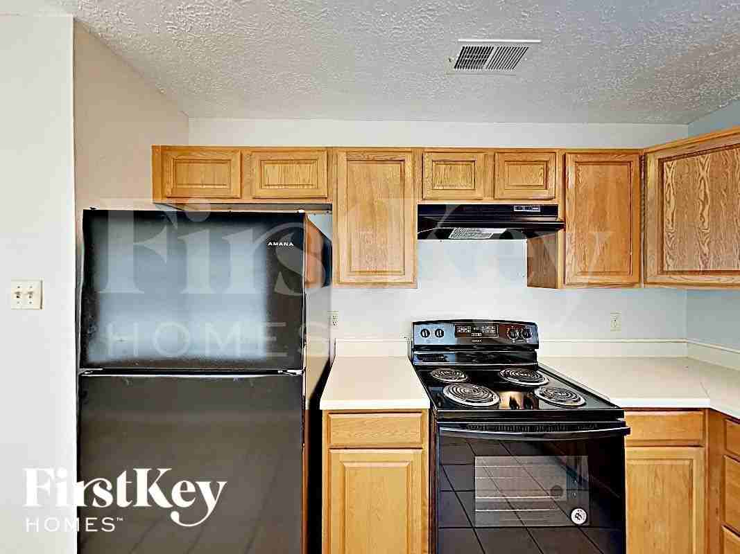 12623 Day Hollow Ln - Photo 3 of 16