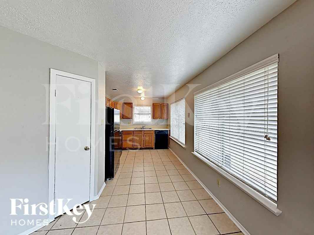 12623 Day Hollow Ln - Photo 5 of 16