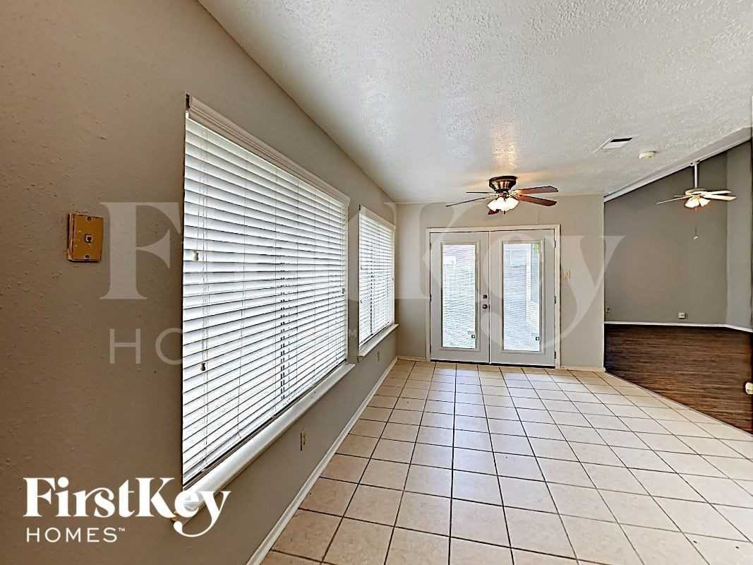 12623 Day Hollow Ln - Photo 6 of 16