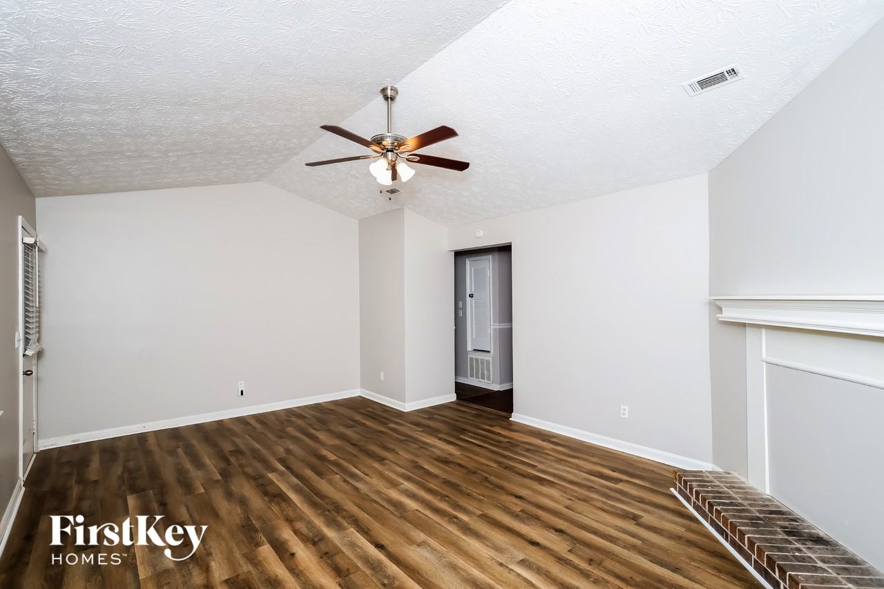 1158 Iron Gate Blvd - Photo 4 of 15
