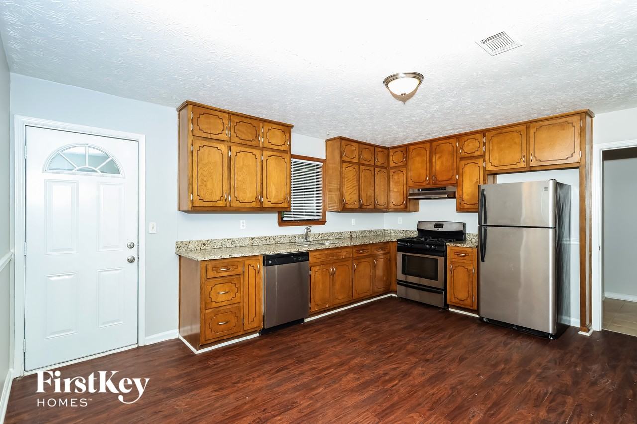 1158 Iron Gate Blvd - Photo 5 of 15