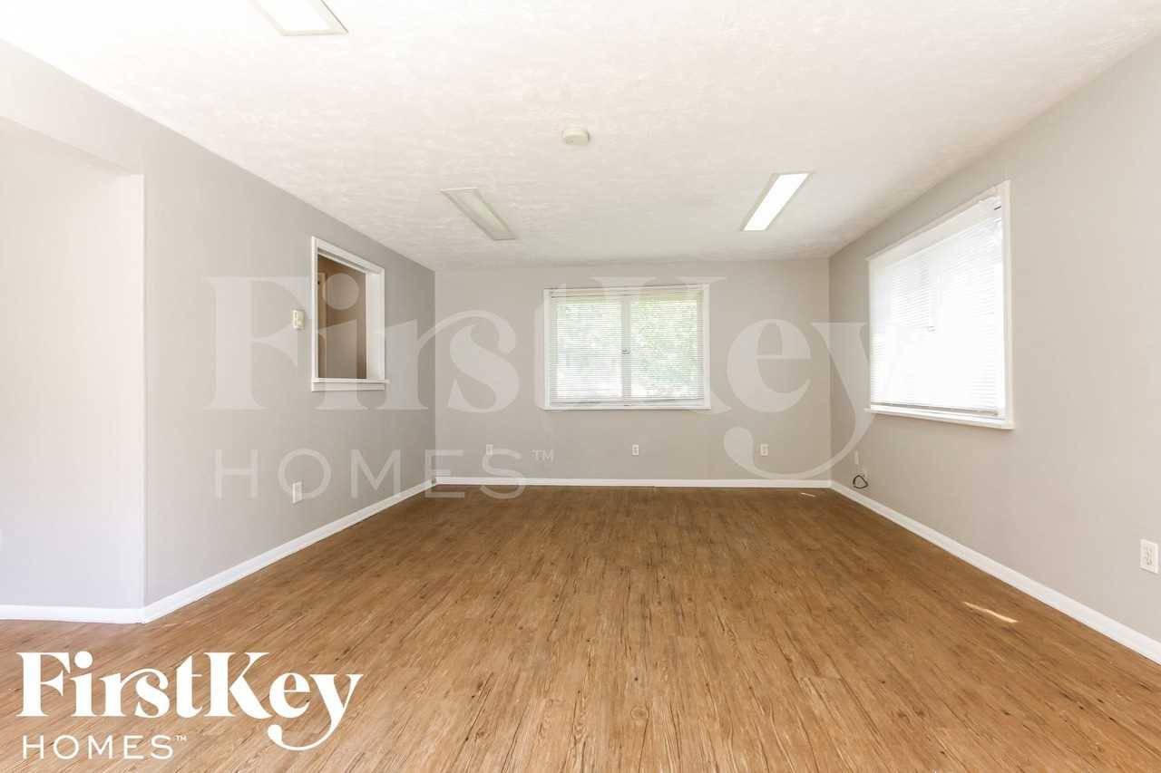 10137 Lawnhaven Ct - Photo 6 of 15