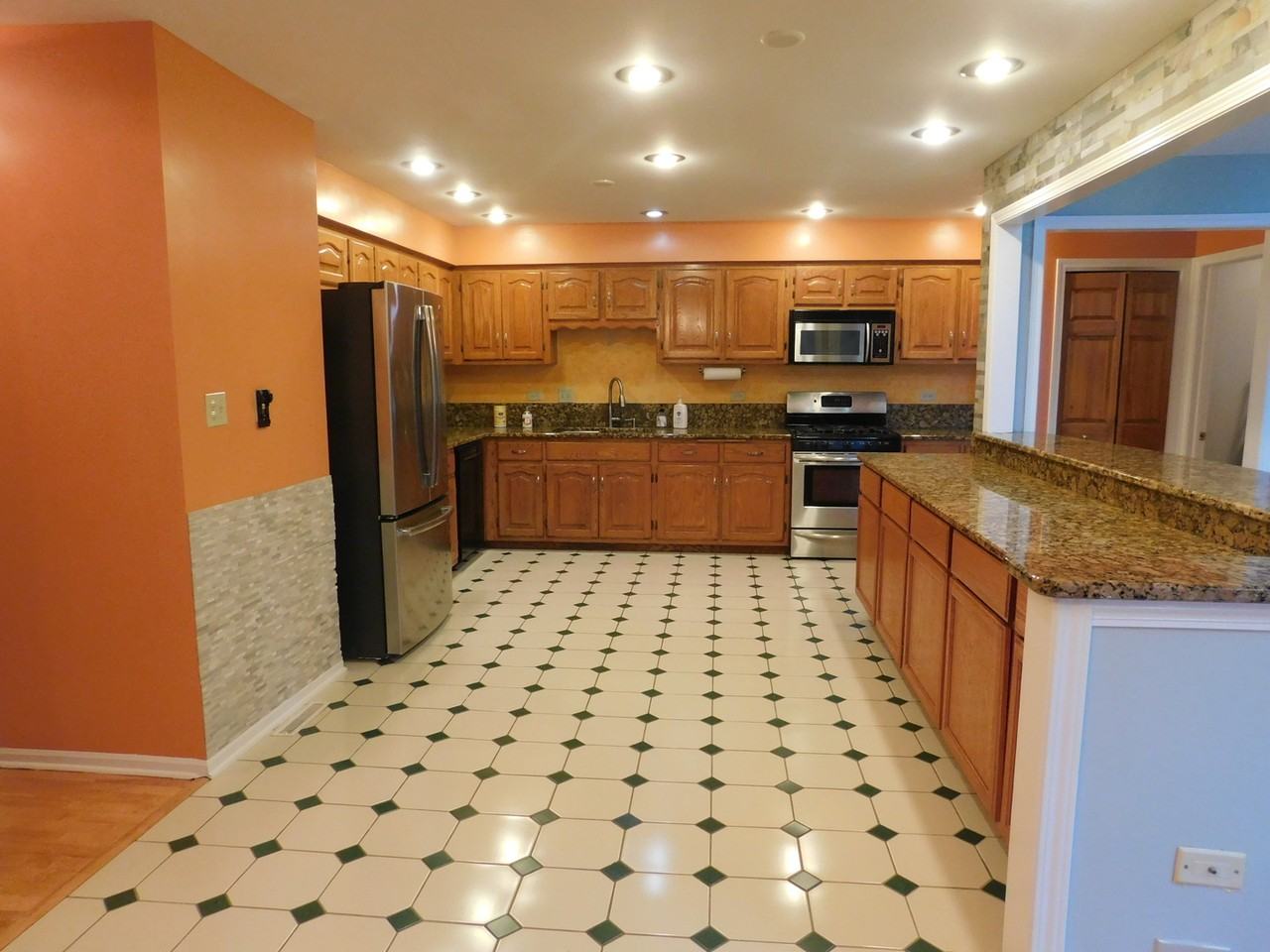 16501 Nottingham Ct - Photo 6 of 22