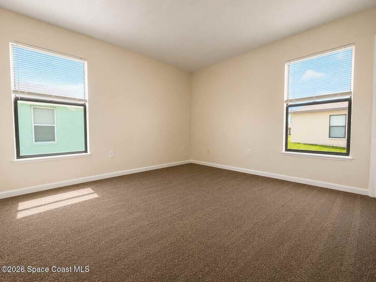 823 Angela Ave - Photo 6 of 13