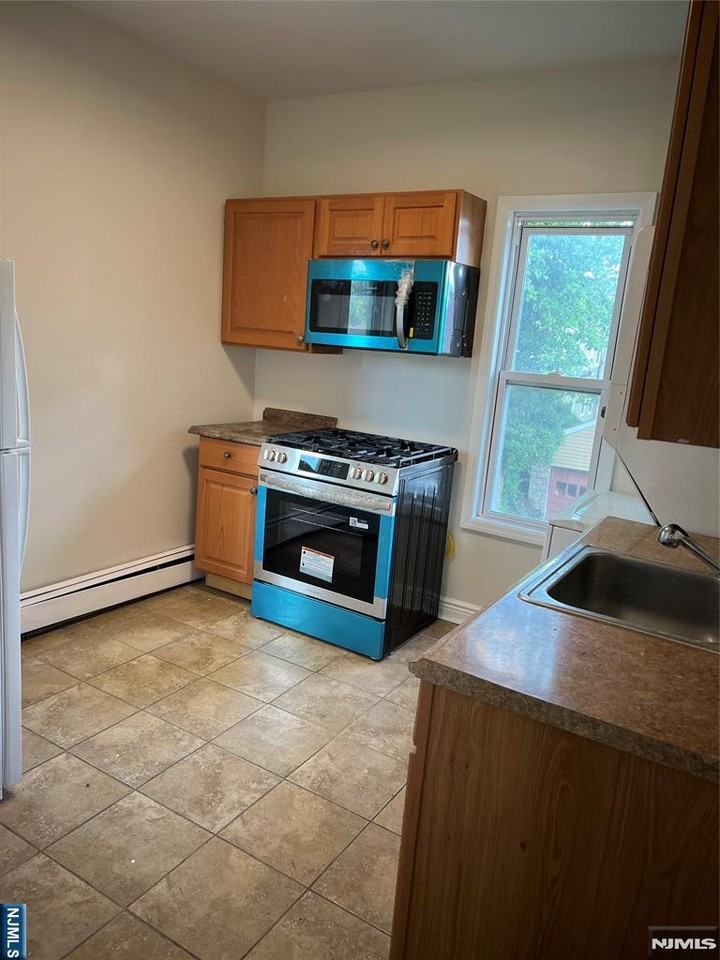 139 Magnolia Ave - Photo 4 of 9