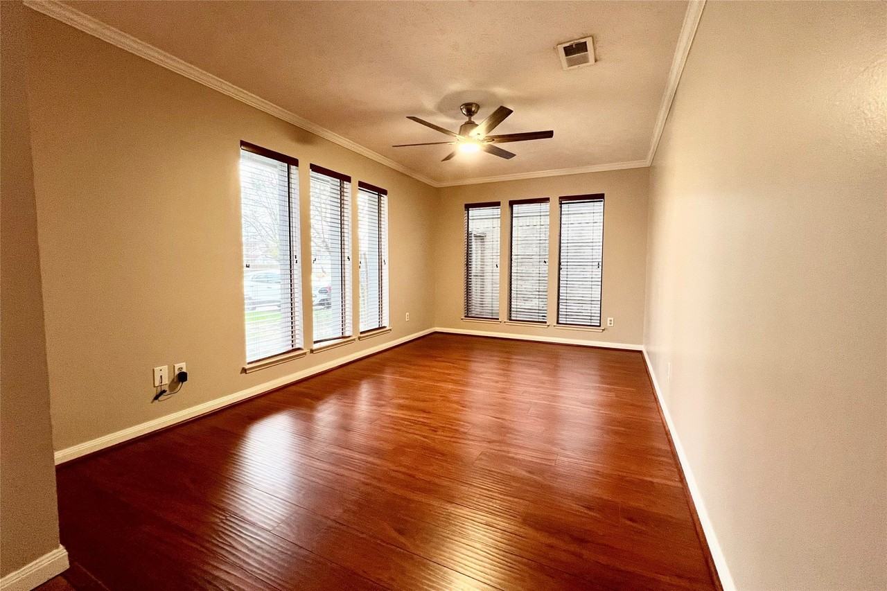 11954 Brook Meadows Ln - Photo 5 of 32