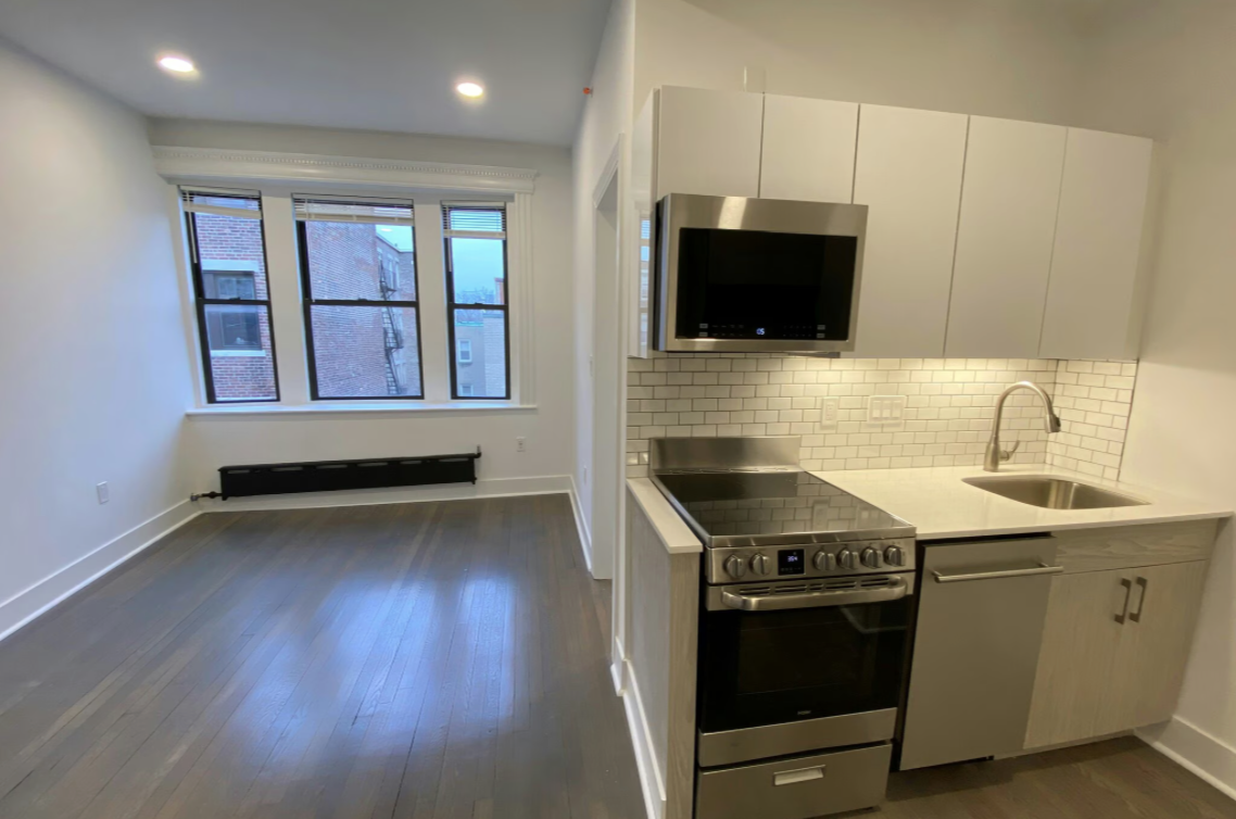 14 Queensberry St #32 - Photo 2 of 7