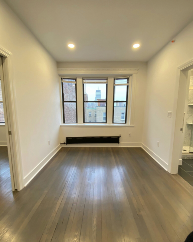 14 Queensberry St #32 - Photo 3 of 7