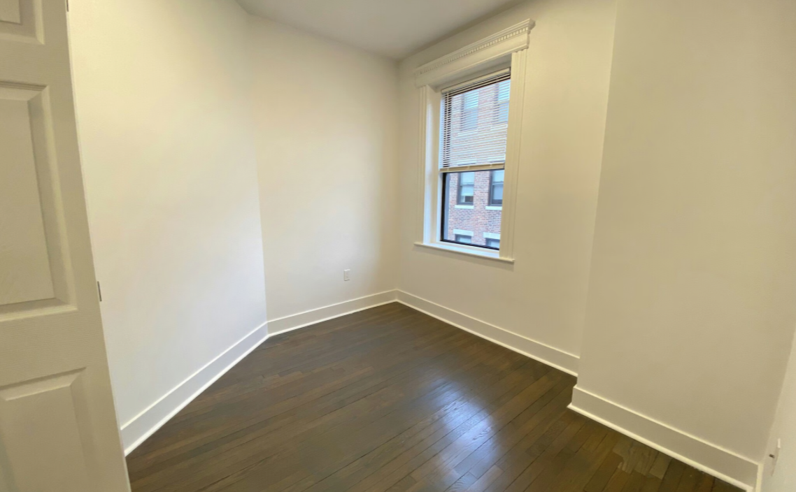 14 Queensberry St #32 - Photo 5 of 7