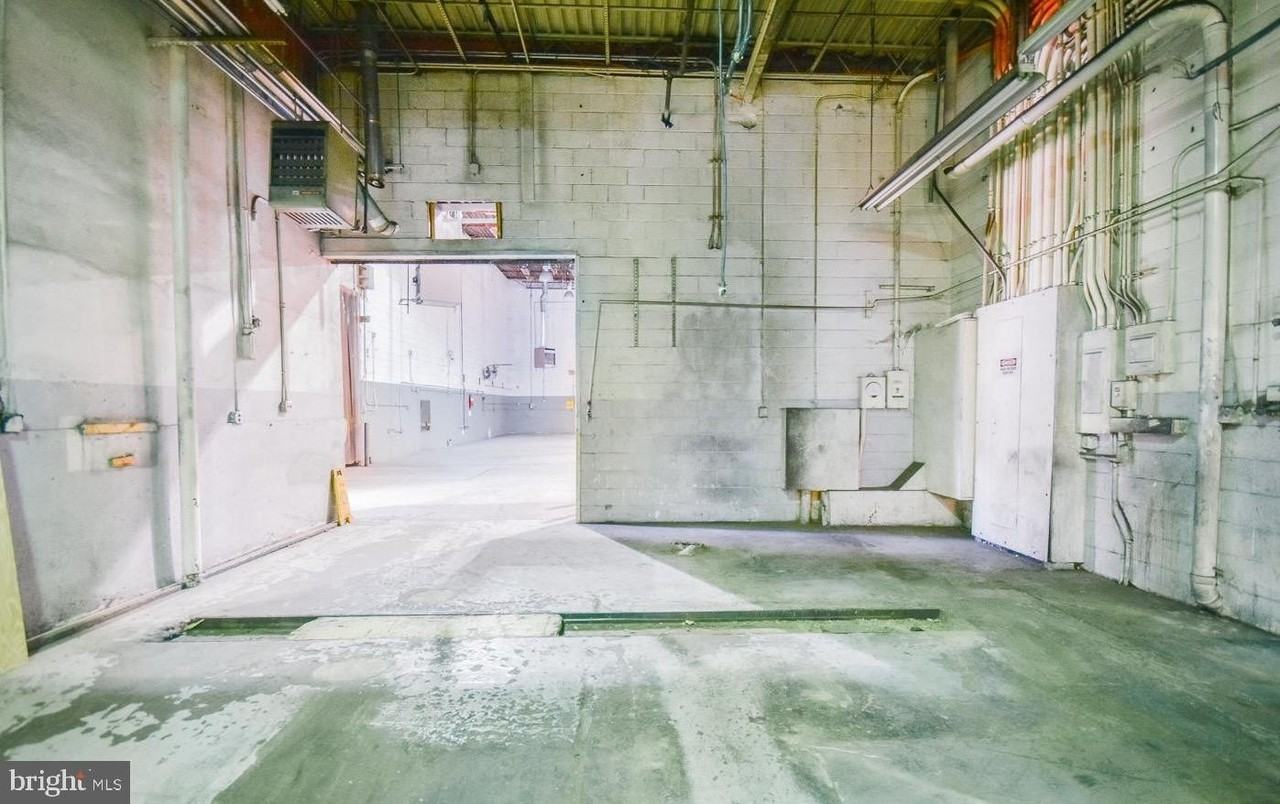 215 S COLLEGE Street unit: Warehouse #1 - Photo 2 of 11